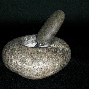 Mainestone salt cellar with river rock spoon image 1