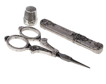 Vintage European Floral Design Sewing Kit Embroidery Scissors Needle Case Thimble