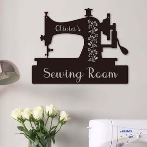 Gepersonaliseerde metalen naaibord, aangepaste naam naaikamer, bord naaimachine, bord quilten, naaikunst aan de muur, naaidecor, Moederdagcadeau