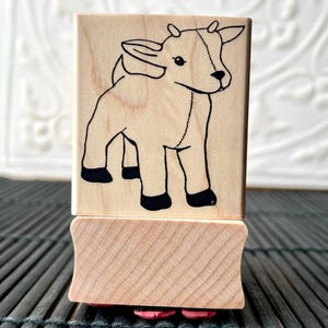 Sello de goma de juguete de peluche de cabra bebé de oldislandstamps