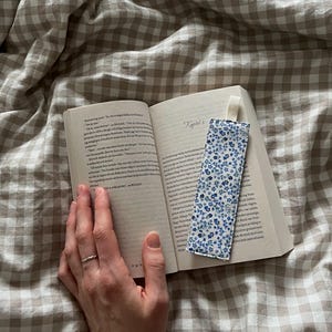 Floral Fabric Bookmark – Handmade Book Lover Gift – Cute Reading Accessory