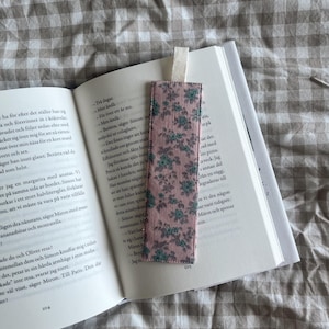 Floral Fabric Bookmark – Handmade Book Lover Gift – Cute Reading Accessory