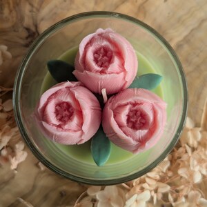 Flower scented candle