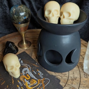 Wax melts Halloween - Necromancer skulls