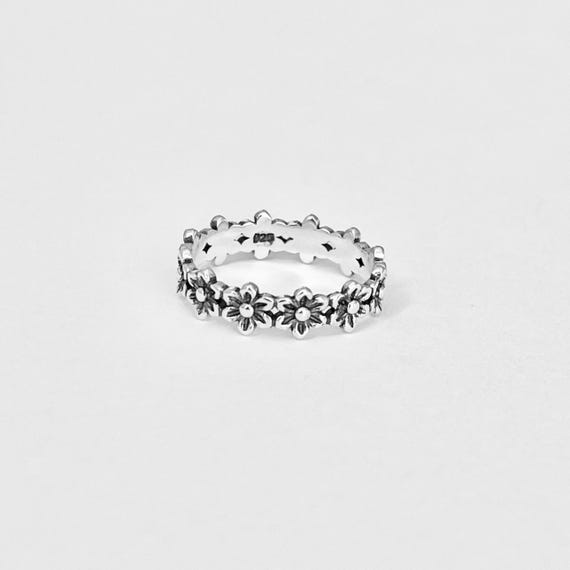 Flower Eternity Ring (SILVER)【Light】 2.49 Ctw Diamond Simulant Flower Ring. Full Eternity Ring