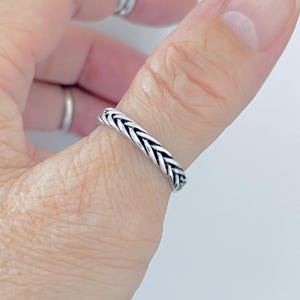 Sterling Silver Unisex Eternity Braid Ring: Stackable Rope Knot Band