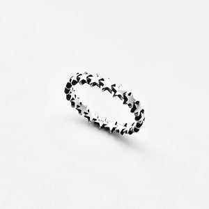 Anillo de plata de ley con delicado diseño de estrella eterna: una joya celestial exquisita.