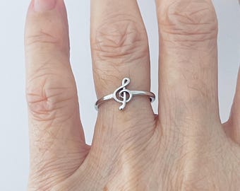 Sac Silver .925 Sterling Silver Sideways Clef Note Music Ring With Clear CZ - Band Sizes 4-12