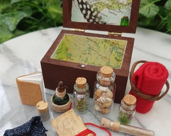 Dollhouse miniature 1:12 Explorers chest, travellers chest, apothecary jars and miniature binoculars