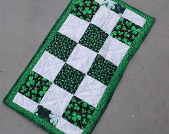 Irish Shamrock Table Quilt • Dining Table Quilt • Shamrocks Green and White • Gift For My Best Friend • Irish Holiday Quilt • Irish Themed