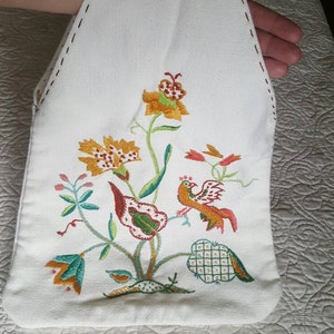 Bolso bandolera vintage de lino color crema bordado a mano con diseño de pájaros y flores