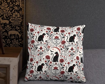 Almohada gótica de gato negro: decoración floral y ocultista para el hogar, ideal para amantes de los estilos extravagantes.