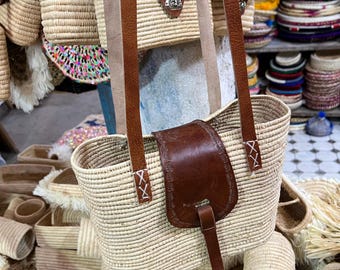 Handmade Moroccan Straw Bag with Leather Flap – Crossbody Basket Bag – Boho Shoulder Bag – Woven Palm Leaf Purse – Artisan Berber Bag