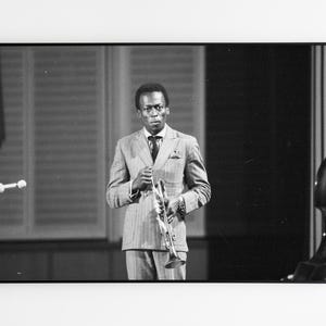 Miles Davis poster – Iconic black & white photography, Jazz legends print, Jazz wall art