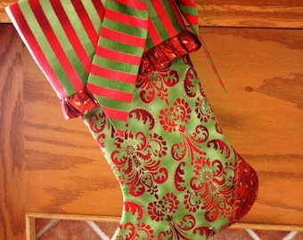 Padrão de meia de Natal PDF GRATUITO Padrão de arco grande vitoriano, chique gasto, decoração tradicional de férias - download instantâneo - feito à mão