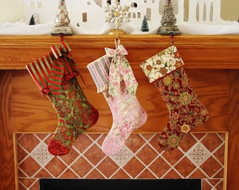 Padrão de meia de Natal PDF GRATUITO Padrão de arco grande vitoriano, chique gasto, decoração tradicional de férias