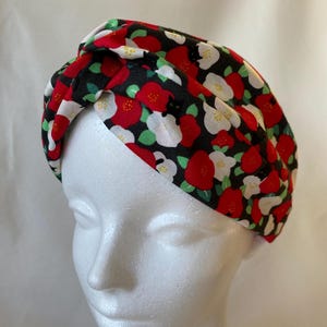 Camellia with Black Cat Headband – Japanese Cotton in Red, White and Green