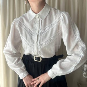 Vintage Austrian cotton and lace blouse | Cream cotton shirt in retro style | size 42 S/M Victorian milky blouse with cotton lace