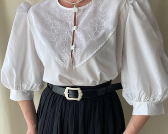 Blusa vintage austriaca con bordado en punto de cruz, blusa de algodón con bordado, mangas abullonadas, talla 40, blusa vintage bordada