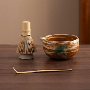 Hand-painted Cute Duck Ceramic Matcha Bowl with Bamboo Whisk and Chasen Holder Unique Japanese Matcha Whisk Set 450ml