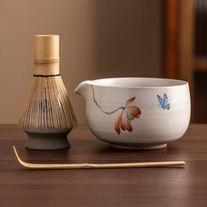 Hand-painted Cute Panda Ceramic Matcha Bowl Set with Bamboo Whisk and Chasen Holder Japanese Matcha Whisk Set 450ml