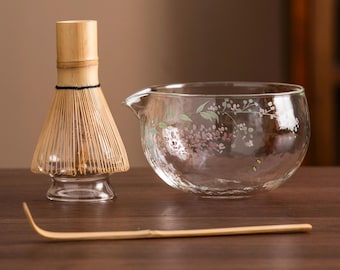 Handbemaltes Floral Glas Matcha Schüssel Kit mit Bambus Schneebesen (450ml)