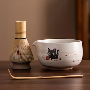 Hand-painted Black Cat Ceramic Matcha Bowl Set Matcha Kit Gifts with Bamboo Whisk and Chasen Holder Japanese Matcha Whisk Set 450ml