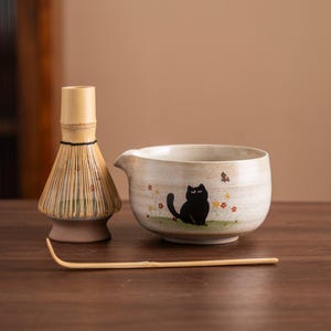 Hand-painted Black Cat Ceramic Matcha Bowl Set with Bamboo Whisk and Chasen Holder Japanese Matcha Whisk Ceremonial Set 450ml