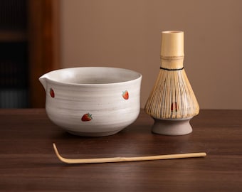 Handbemaltes Erdbeer Keramik Matcha Set mit Bambus Schneebesen