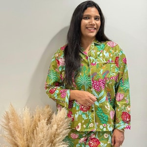 Pijama de algodón con estampado a mano, ropa de dormir india, regalo único para ella, pijamas navideños, regalos de invierno, pijamas para las fiestas.