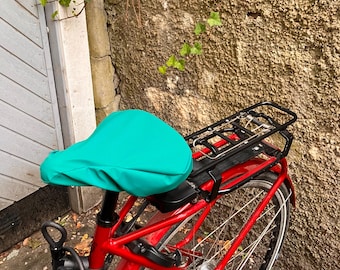 Upcycled Waterproof Bike Seat Cover: Universal Fit, Handmade in Sweden (green)