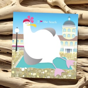 Biglietto di auguri quadrato 5x5" con illustrazione "I love the beach". Divertente illustrazione per bambini. Include busta bianca.