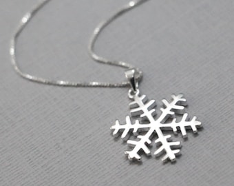 Snowflake Necklace, Sterling Silver, Christmas Gift, Snowflake Jewelry, Winter Wedding, Bridesmaid Necklace, Bridesmaid Gift