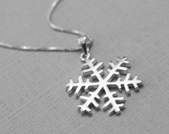 Snowflake Necklace, Snowflake Necklace Silver, Christmas Gift, Christmas Necklace, Gift for Mom, Gift for Girlfriend, Gift for Her