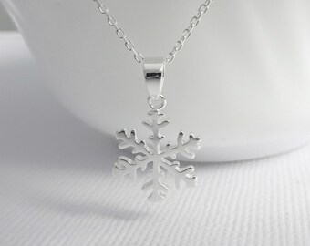 Snowflake Necklace, Winter Necklace, Silver Snowflake Necklace, Sterling Silver Snowflake Necklace, Bridesmaid Necklace , Christmas Gift