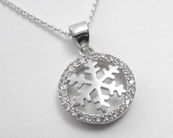 Tiny and Dainty Snowflake Necklace, Silver Snowflake Necklace, Christmas Necklace, Christmas Gift, Daughter Gift Christmas, Dainty Snowflake