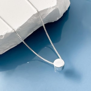 Very Tiny and Dainty Sterling Silver Round Disc Choker Necklace, Silver Disc Layering Necklace for Women, Dainty Minimalist Necklace