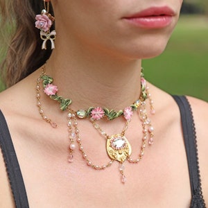 Collier floral rococo délicat image 6