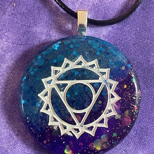Throat Chakra Blue/Purple  |  Resin Pendant Necklace