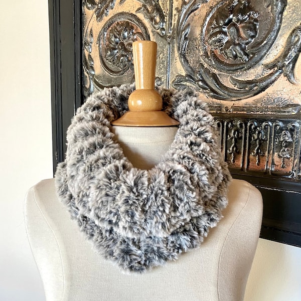 Cozy Hyyge Cowl, Faux Fur Cowl, Neck Warmer