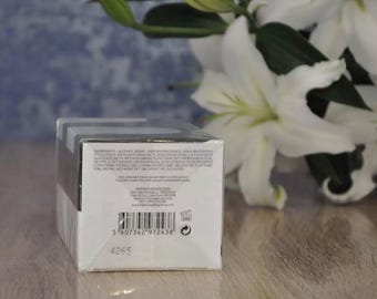 B. バレンシアガ オードパルファム 50ml、廃盤、非常に希少、新品