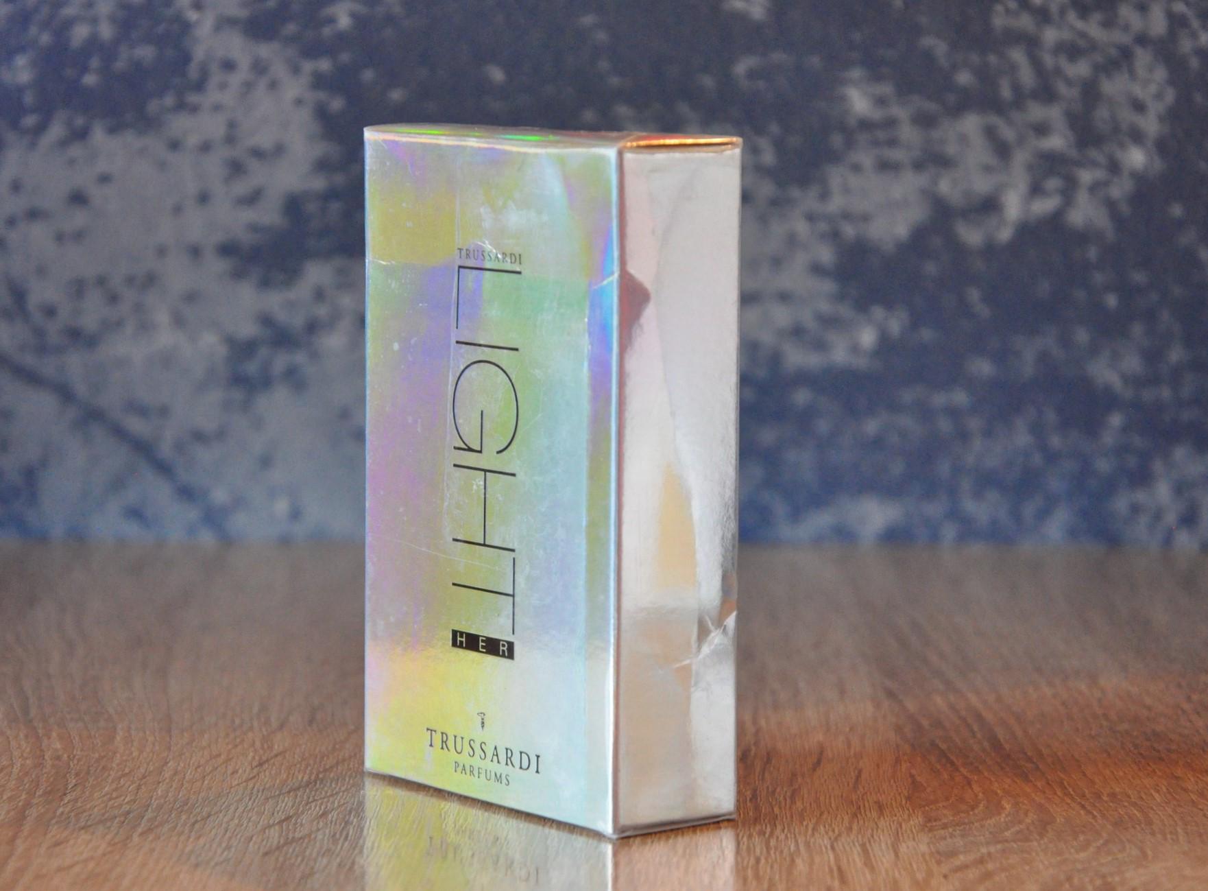 Trussardi light her eau de toilette 【公式通販】