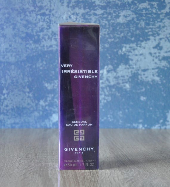 VERY IRRESISTIBLE GIVENCHY Sensual Eau De Parfum 50ml
