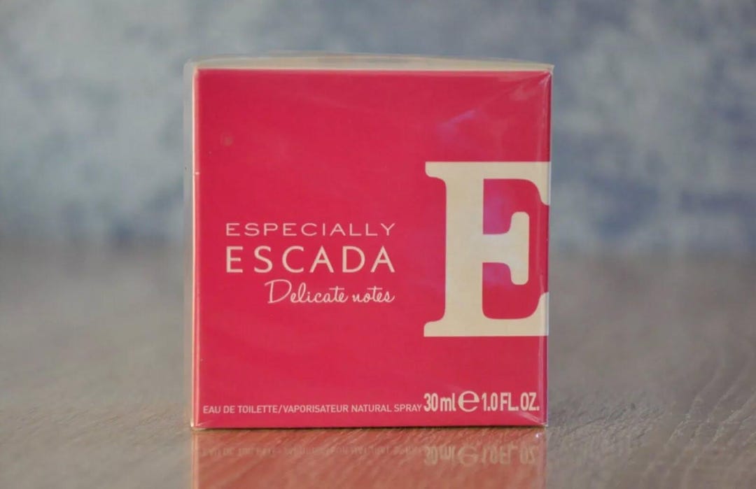 エスカーダ エスペシャリー デリケートノート オードトワレ 30ml、廃盤