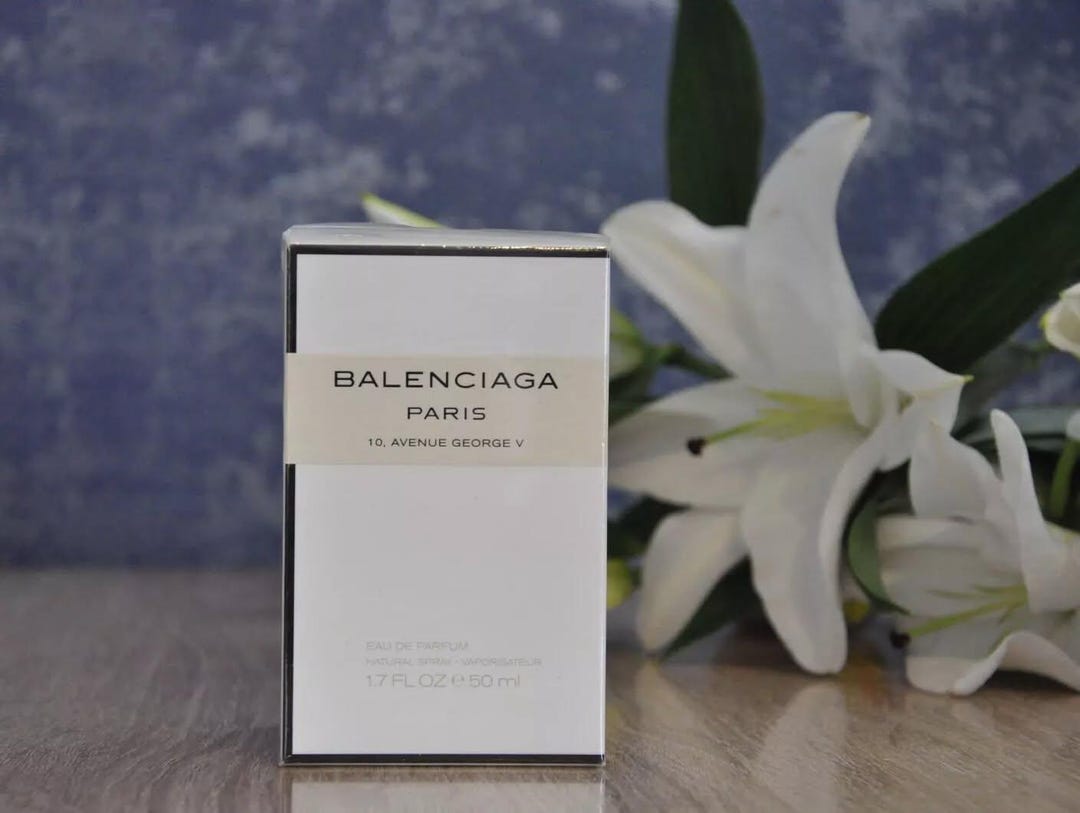 新品未使用 バレンシアガ　パリ 50ml オードパルファム バレンシアガ パリ オードパルファム 50ml、廃盤、非常にレア、新品