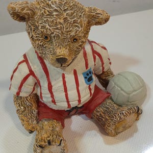 Enfeite de urso de pelúcia, “Stanley”, o jogador de futebol, série “Postcards from Anderby Creek”, item de colecionador