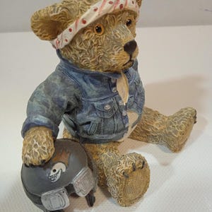 Enfeite de urso de pelúcia, “Doctor Bob”, o piloto de corrida fracassado, série “Postcards from Anderby Creek”, item de colecionador