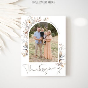 Modelo de cartão com foto de Ação de Graças, cartão para impressão de feliz Ação de Graças, foto de família com folhagem de outono, modelo Canva editável, download digital