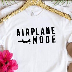 Travel Shirt, Airplane Mode Shirt, Aviation Shirt, Pilot Shirt, Vacation Shirt, Easily Distracted by Airplanes Shirt, Airplane Lover Shirt zdjęcie 1
