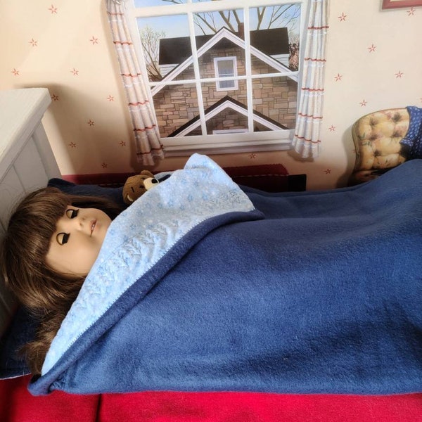 Schlafsack für 18 Zoll Puppen oder kleinere wie American Girl Dolls Blau Fleece gefüttert mit hellblauem Flanell von BonJeanCreations